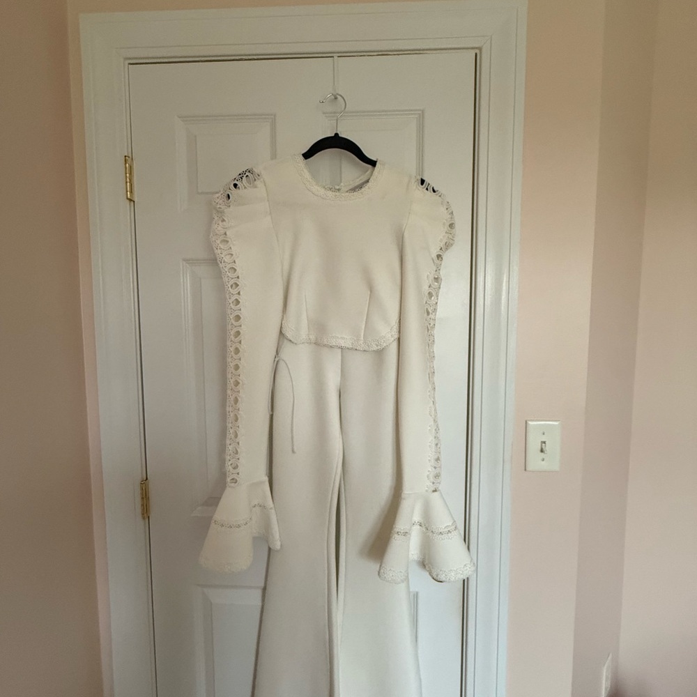 Elegant Cream Women's Outfit